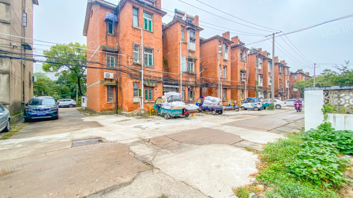 监狱宿舍外景图