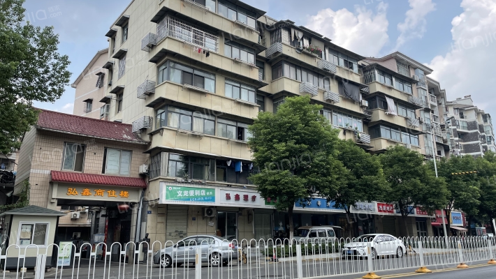 弘鑫商住楼外景图