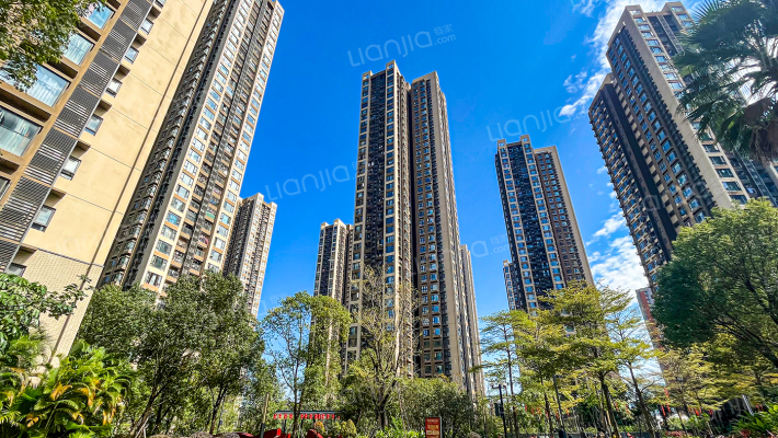 万科麓城三期外景图