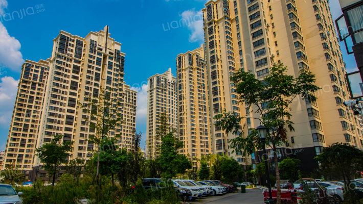 中房·钻石河畔外景图