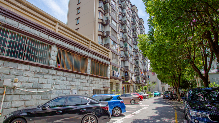 新锦港花园外景图