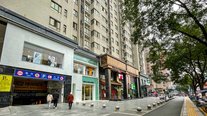 假日国际公寓外景图