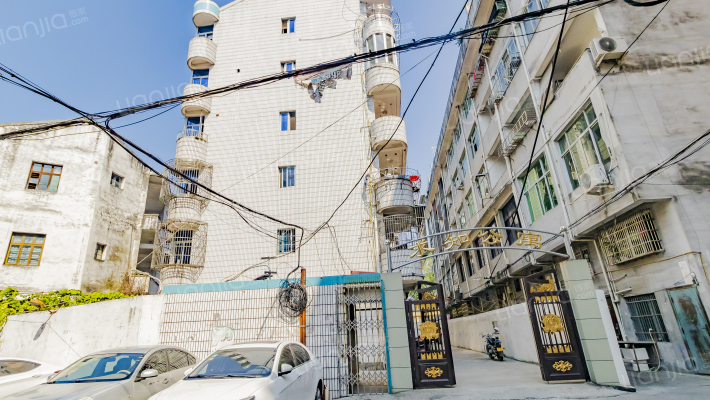 求知公寓外景图