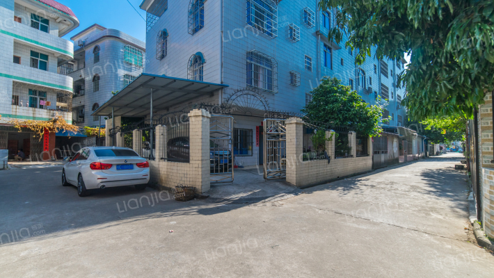 独树根小区外景图