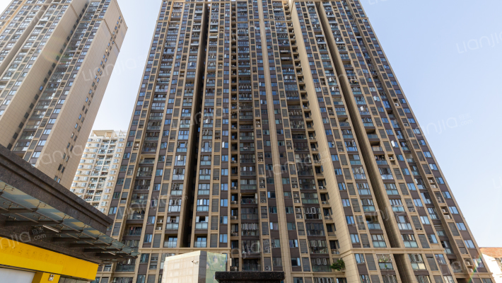 鸿达中央广场外景图