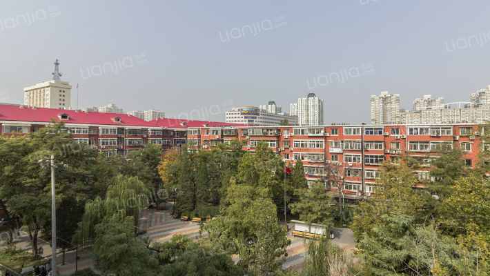 东大街东里外景图