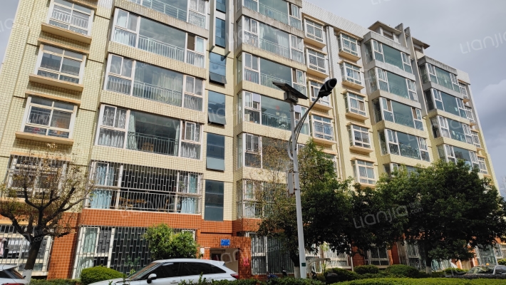 吉兴苑小区外景图