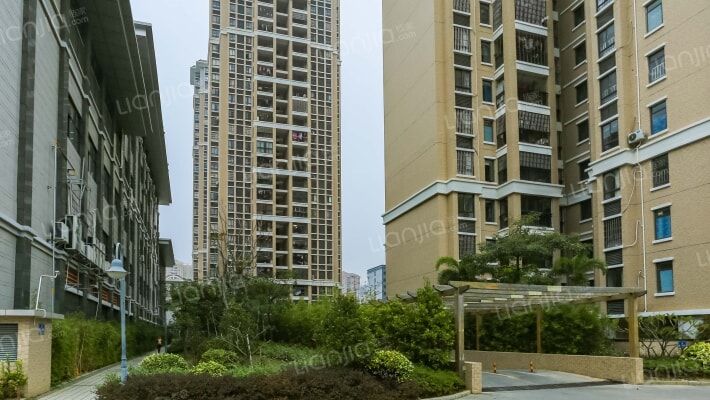 莱茵名郡外景图