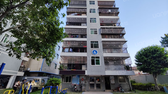 兴银小区外景图