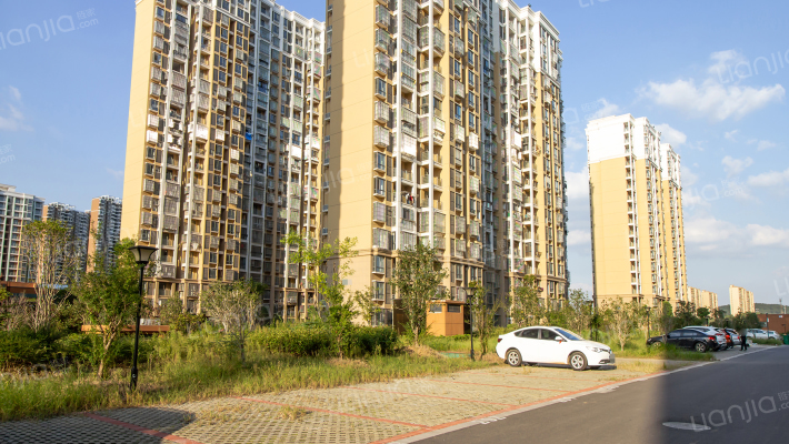 红东家园外景图