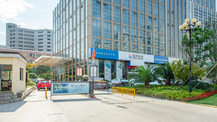 龙威大厦外景图