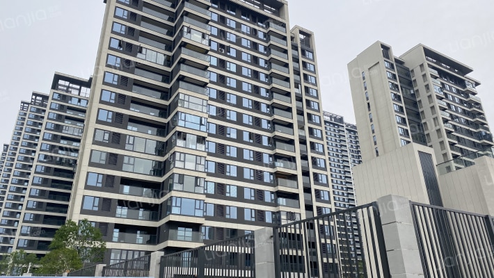 融创城一期外景图