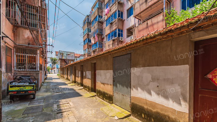 乡镇企业局宿舍楼外景图