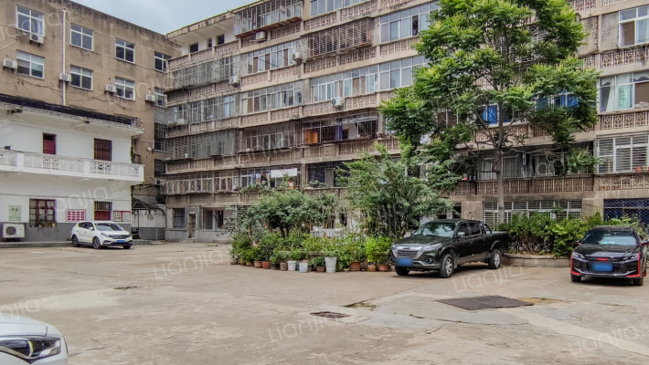 长汉路高新国税局家属院外景图