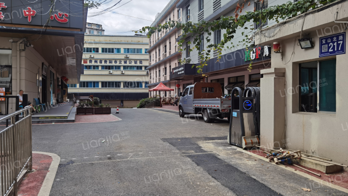 宝山北路217号外景图