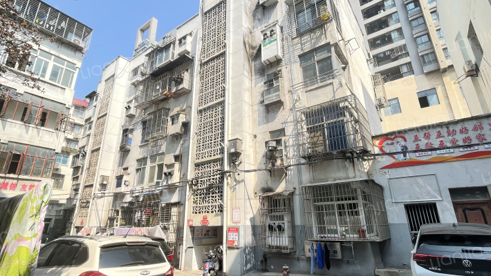 襄阳广播电视台樊城家属院外景图