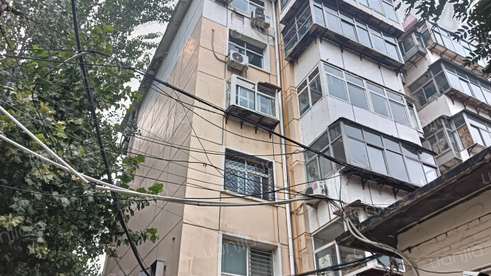 市五院宿舍外景图