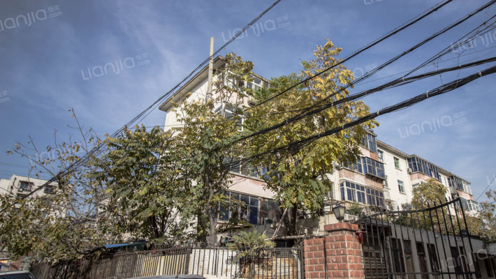 新郑路116号院外景图