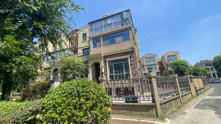 嘉利华府庄园五区外景图