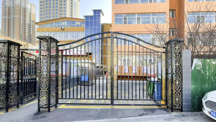 万柏林一中宿舍外景图