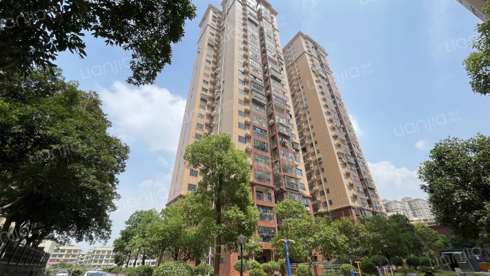 厚朴国际商业广场外景图