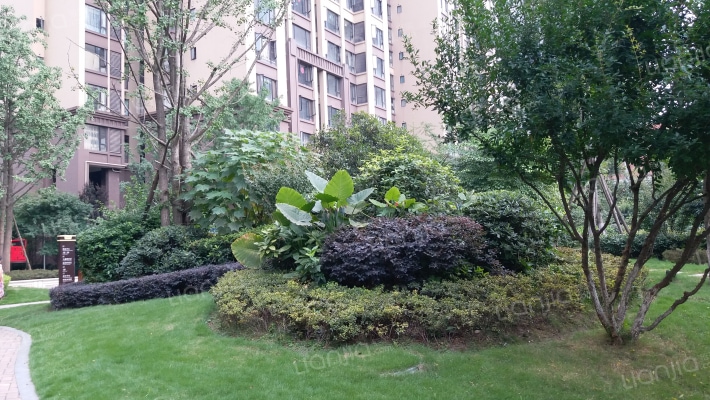 协信中心外景图