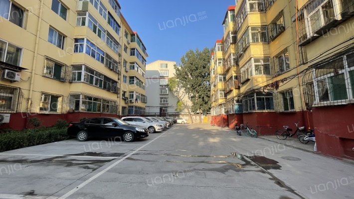 铁路西站宿舍外景图