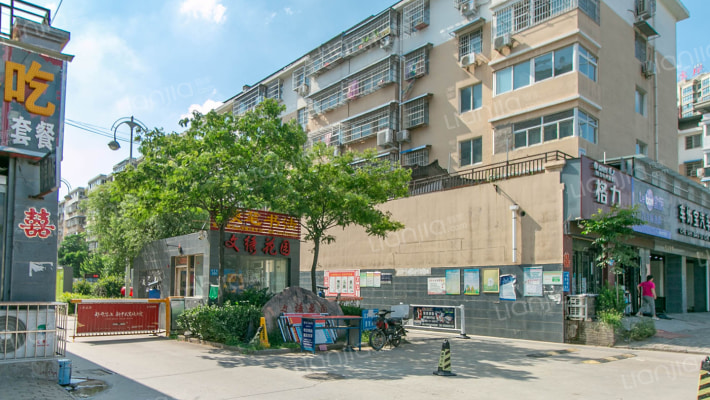 文绣花园外景图