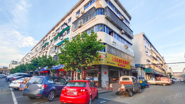 平安示范小区外景图