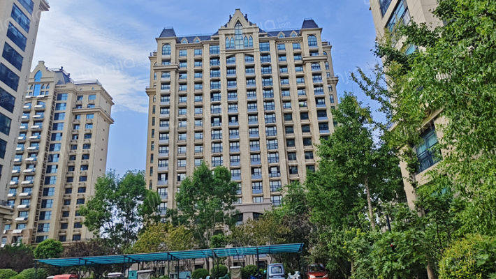 凡尔赛花园外景图