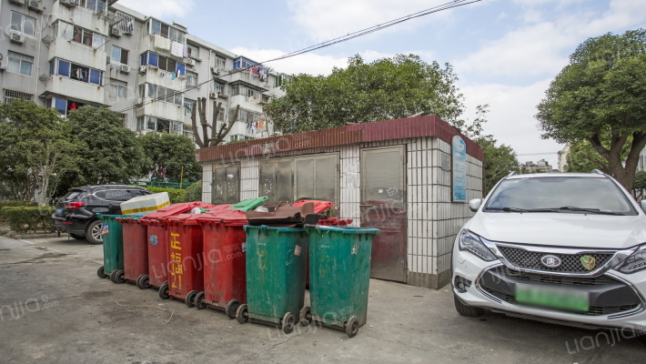 公元三村外景图