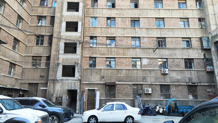 西部建材市场外景图