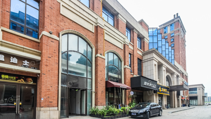 新领域广场外景图