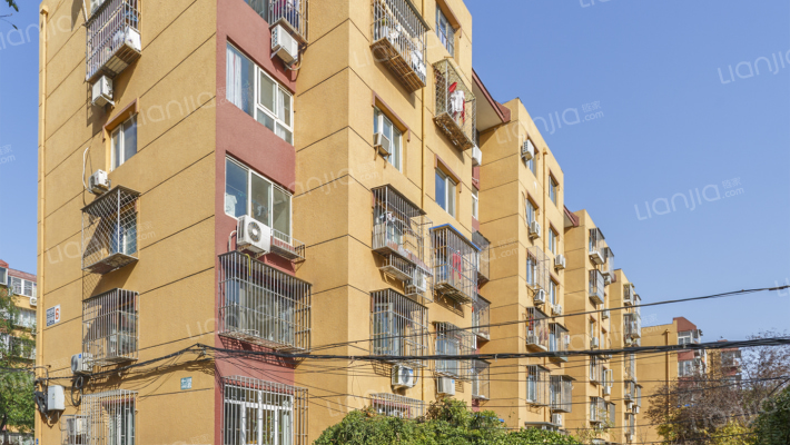 乔庄北街305号院外景图