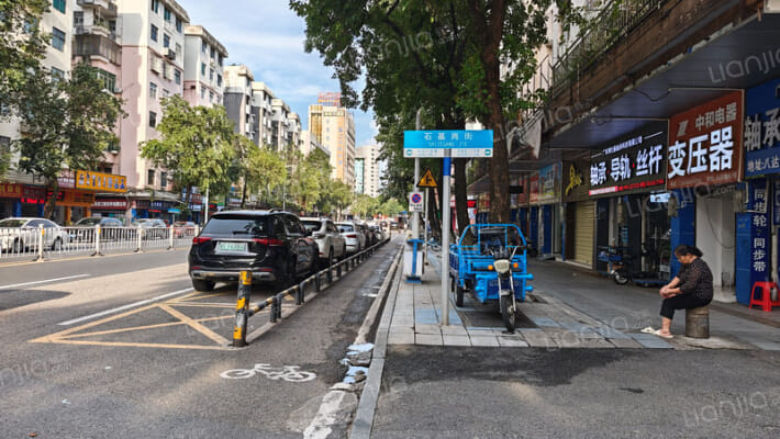 石基岗街外景图