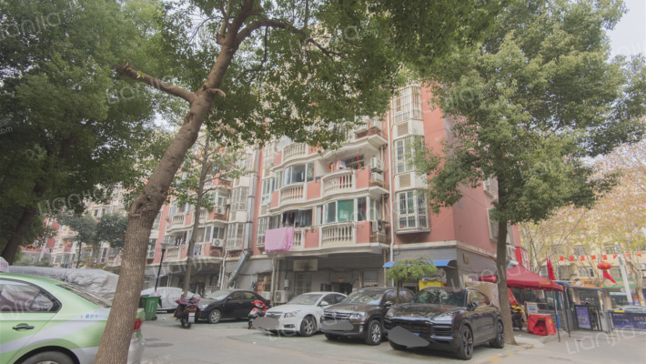 铂金时代外景图