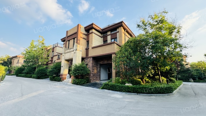 山和院子外景图