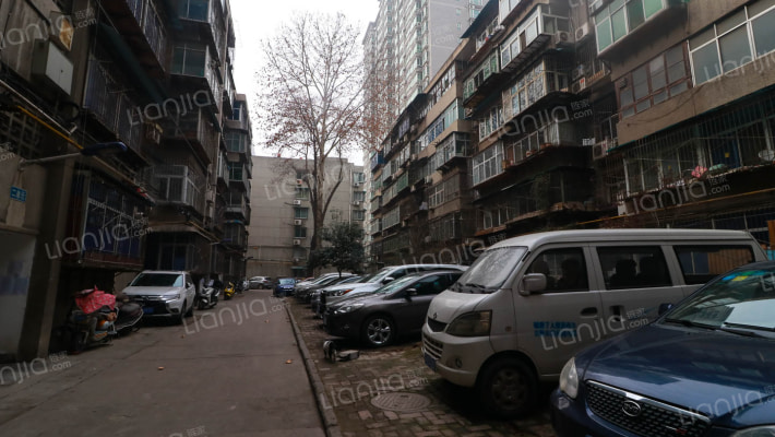 西安市中级人民法院家属院外景图