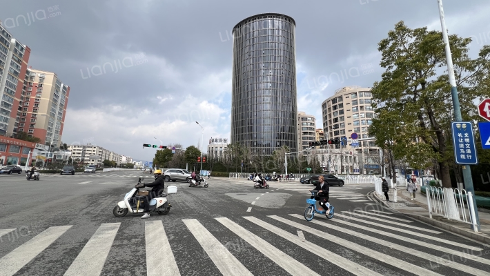 凯旋大厦外景图