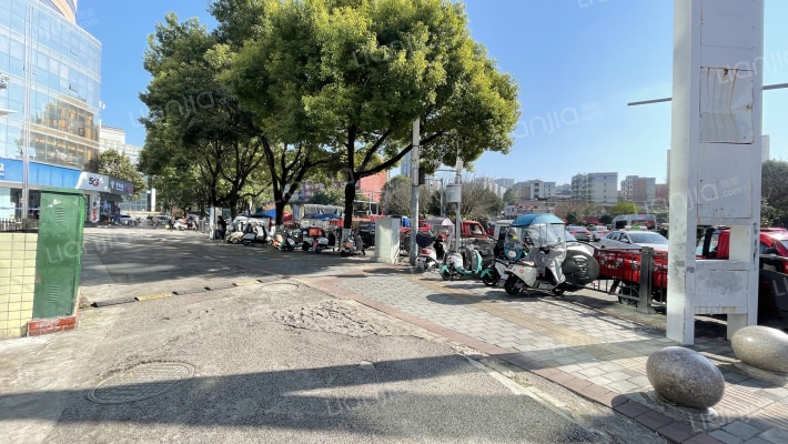 建设银行宿舍外景图