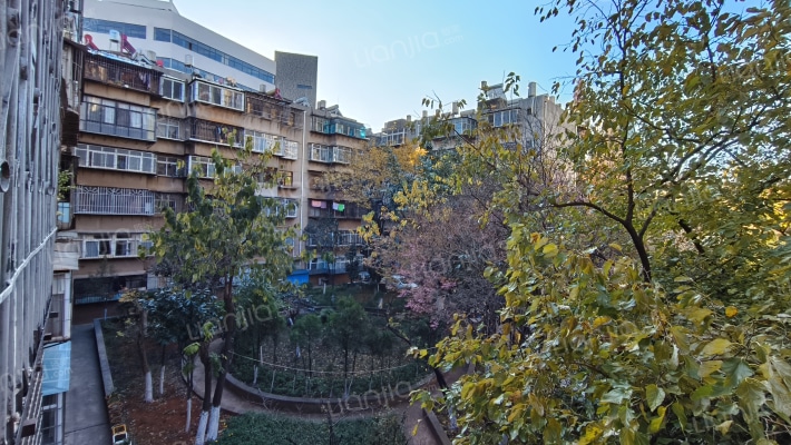 客车厂派出所三家属区外景图