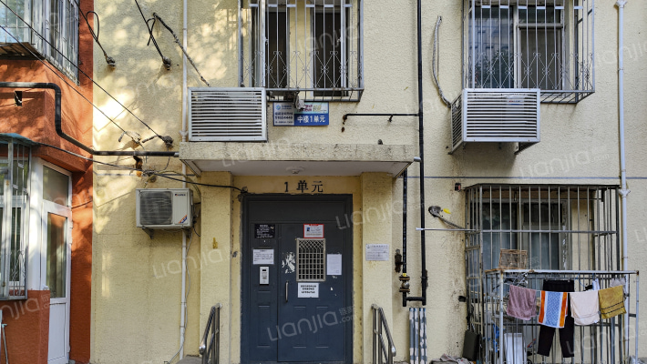 羊坊店居民楼外景图