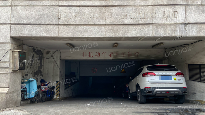 鸿申大厦外景图