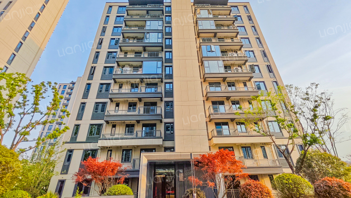 湖上云庭外景图