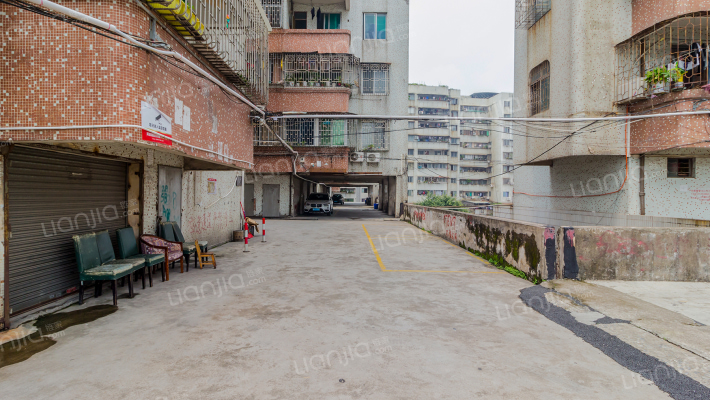 乐安商场花园外景图