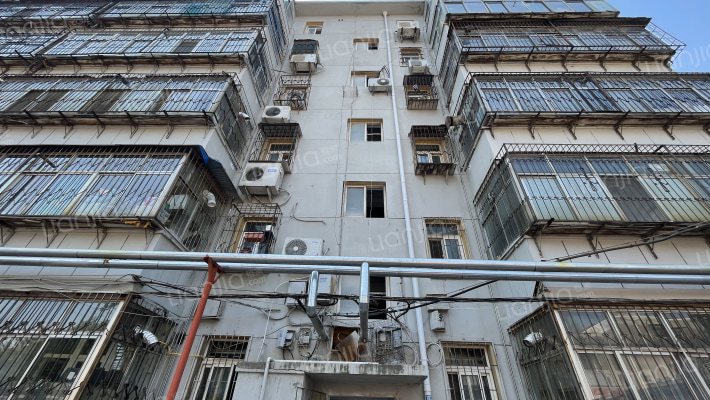 丛西街道香椿园社区红军院外景图