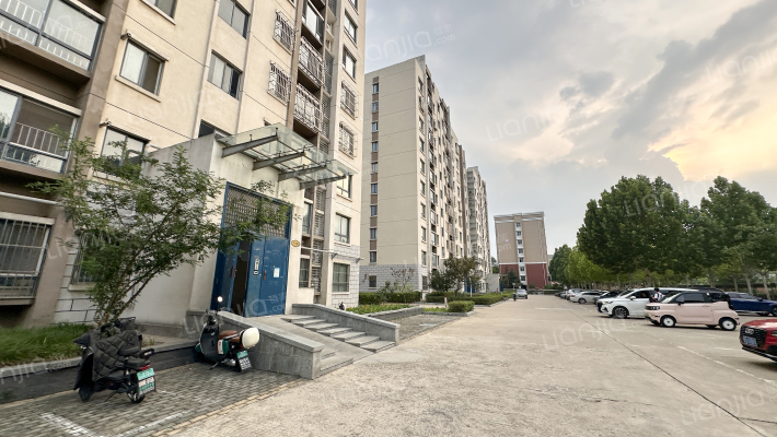 山东交通职业学院泰山校区宿舍外景图