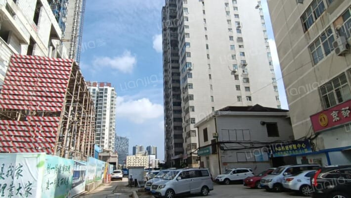 交通委家属楼外景图