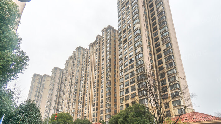 尹山湖景花园一期外景图