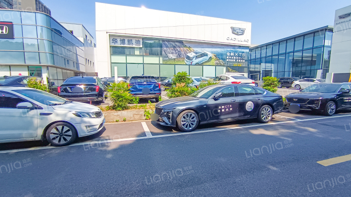 中国桐乡鞋业皮革城外景图